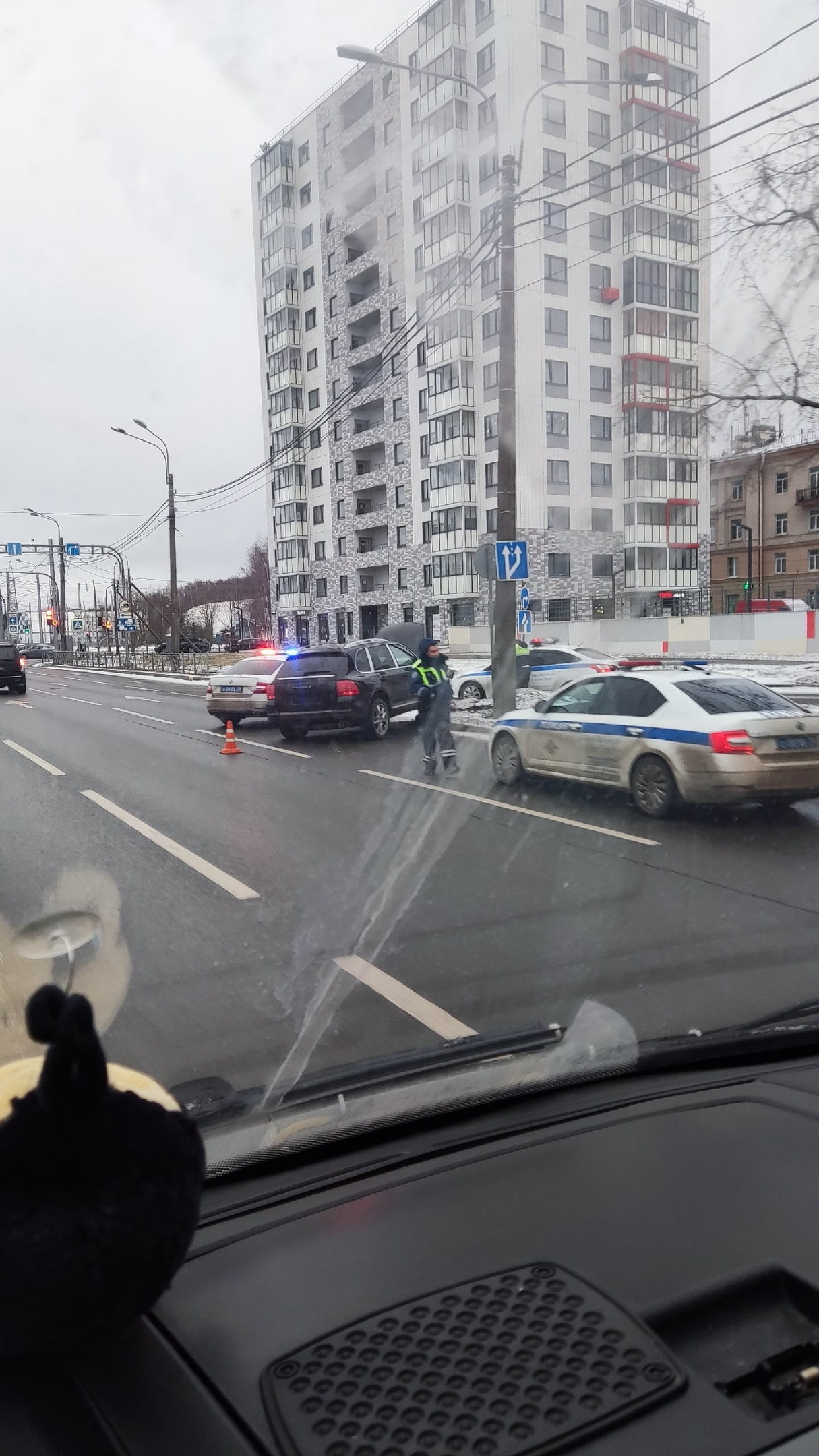 В Санкт-Петербурге задержали наркомана на Порше Кайен, устроившего погоню с  ДТП | Пикабу