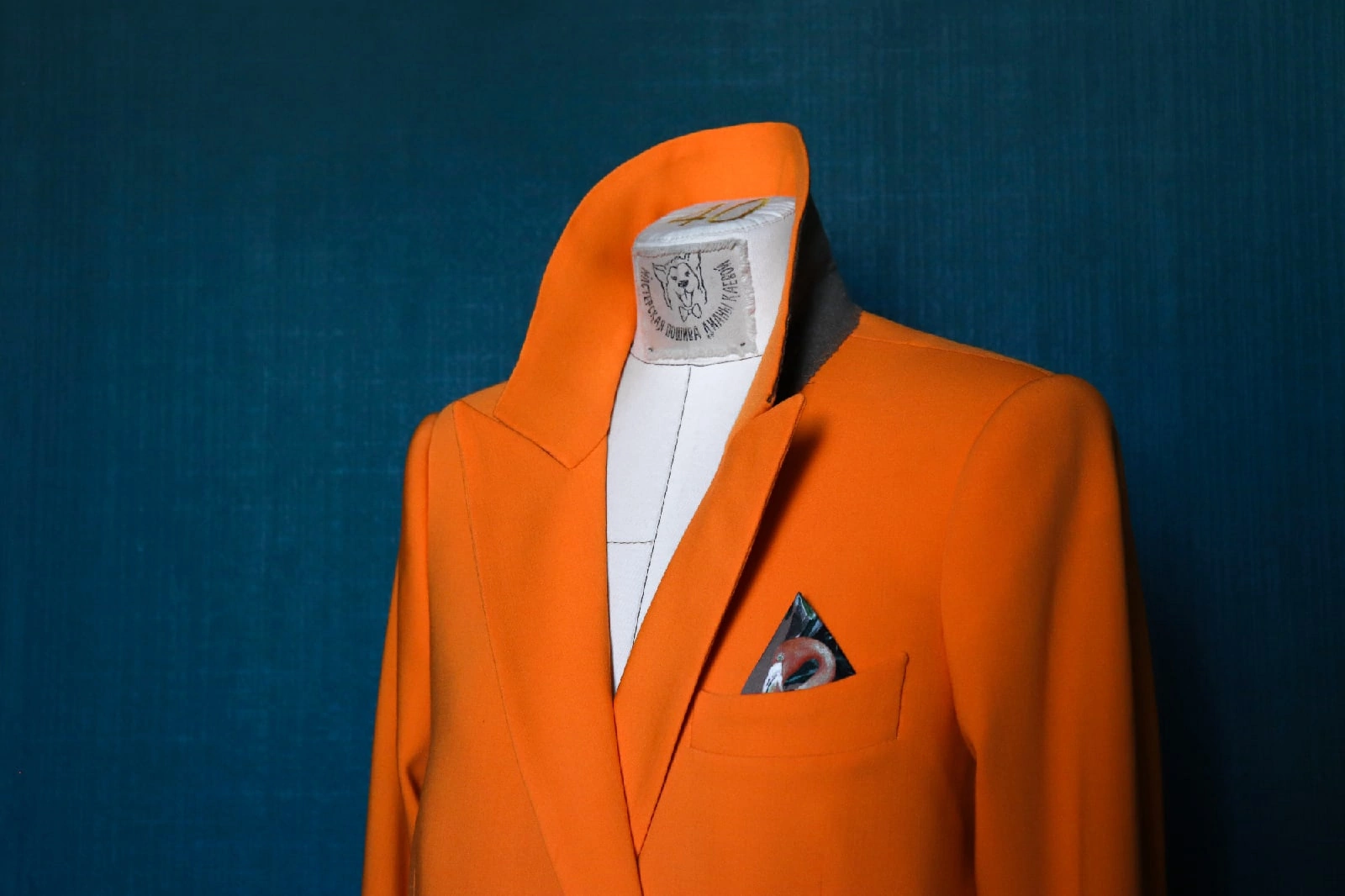 Оранжевый жакет | Пикабу
