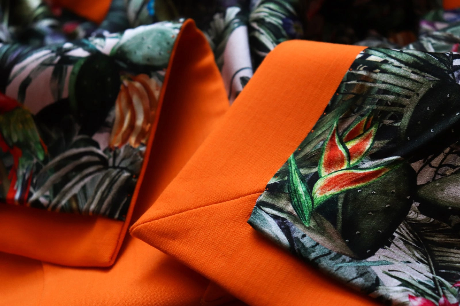 Оранжевый жакет | Пикабу