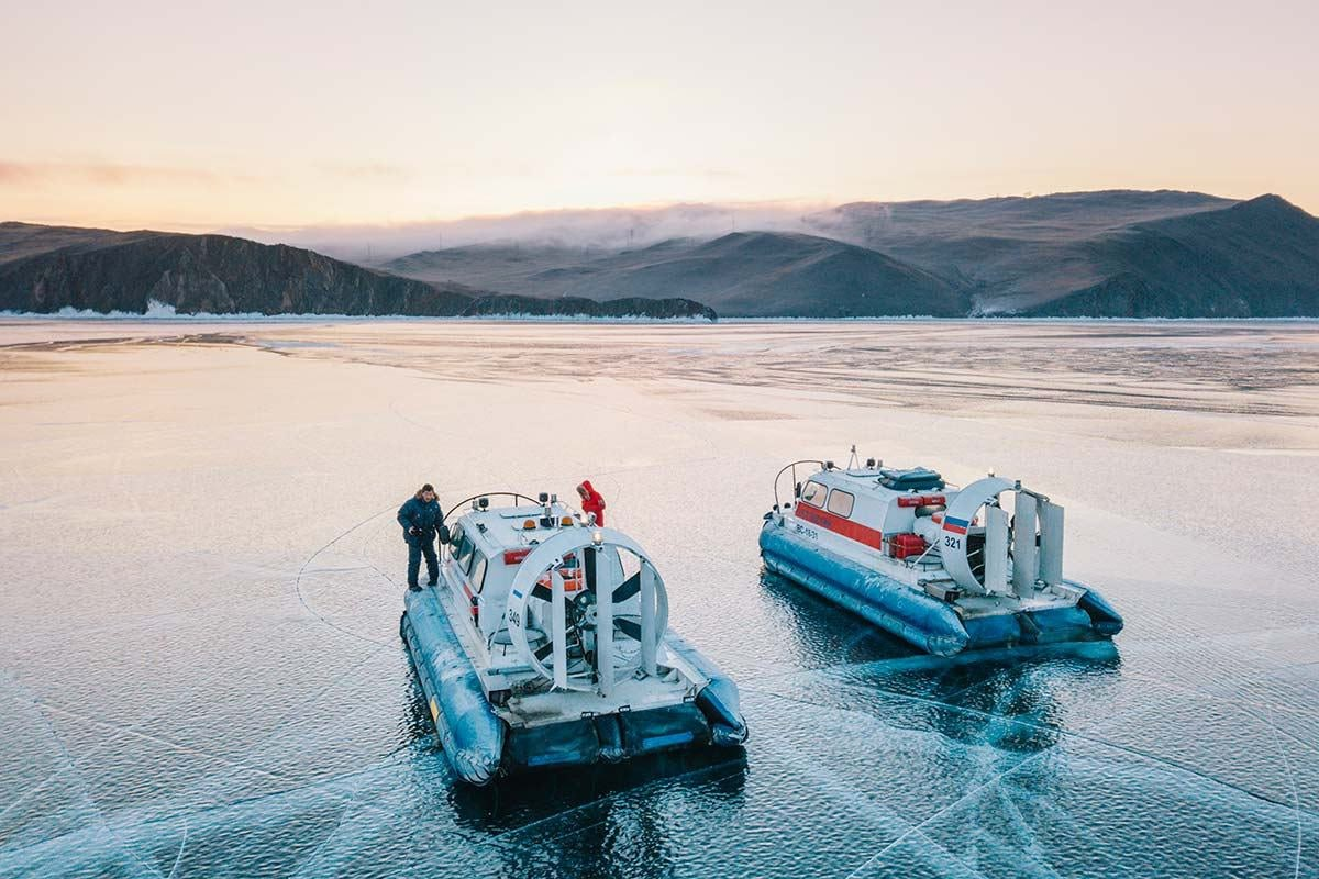 Как передвигаются по льдам Байкала? | Пикабу