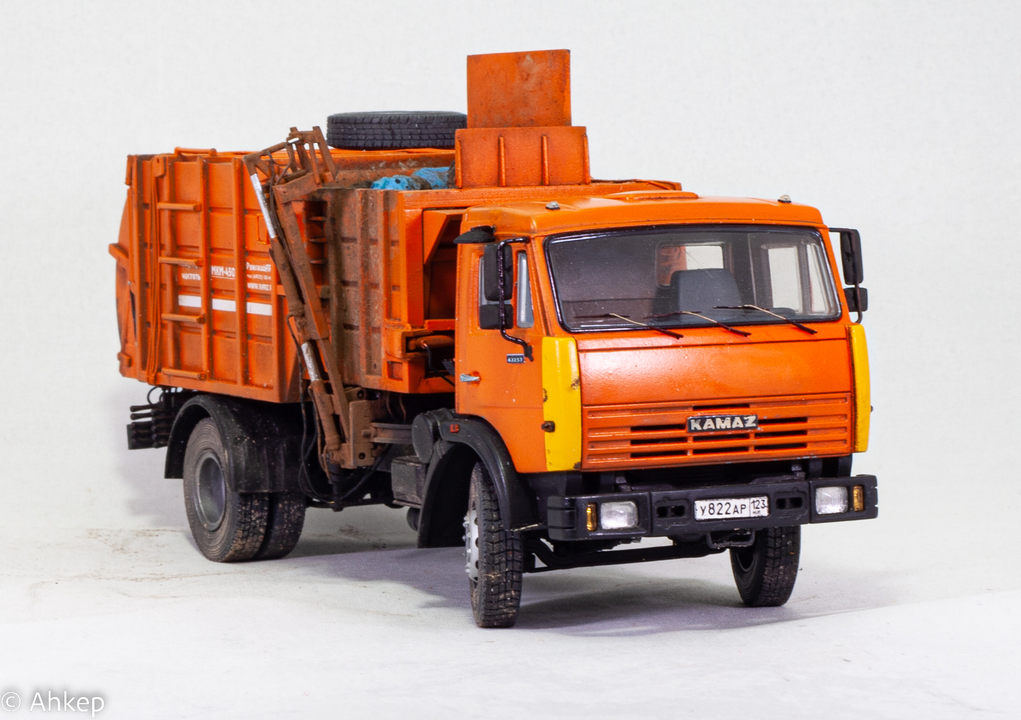 Я сделялъ(Мусоровоз МКМ-4503 на базе Камаз-43253, AVD 1:43) | Пикабу