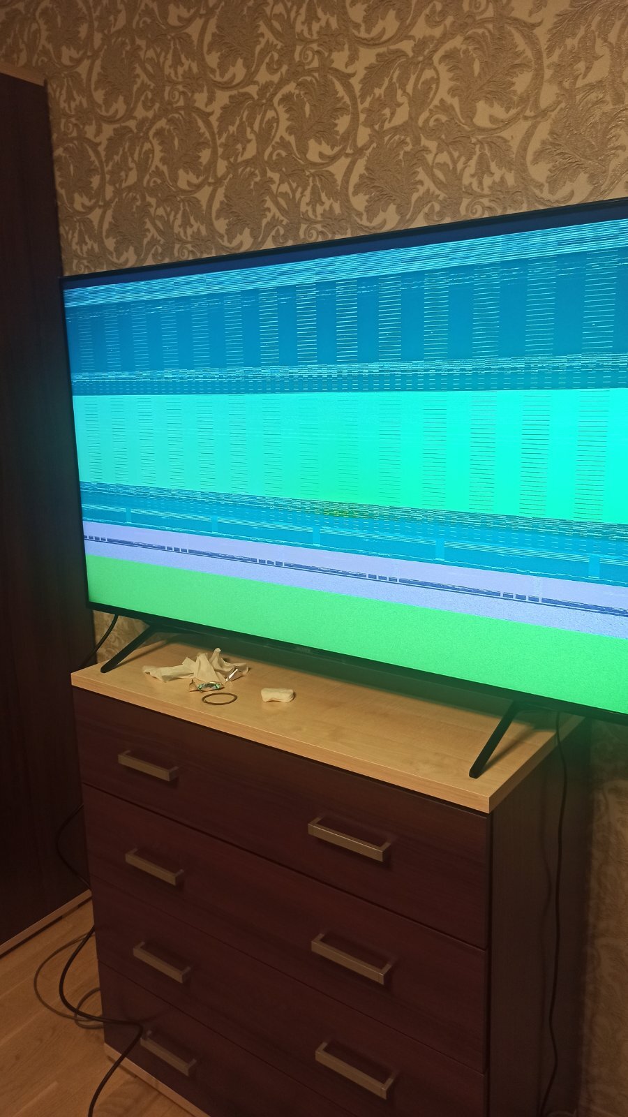 Полосы на тлевизоре при подключении по hdmi | Пикабу