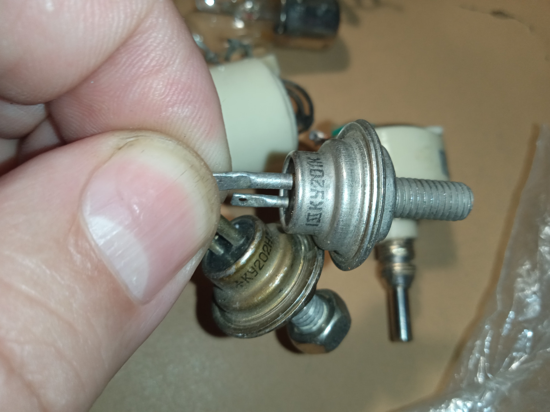 Самодельное зарядное на тиристоре с регулировкой тока | Пикабу