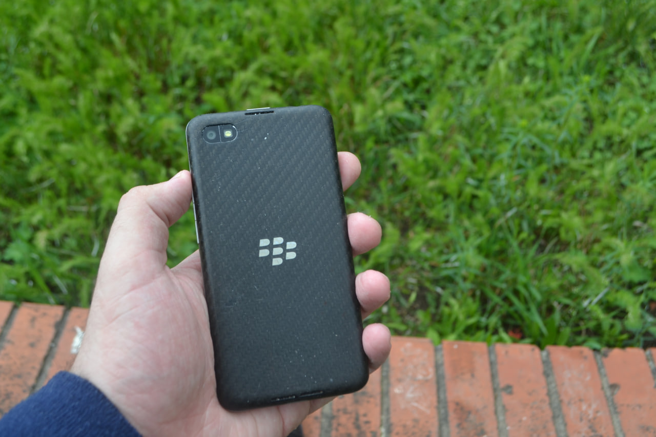 BlackBerry Z30 — Стоит ли брать «ежевичный» смартфон за 500 рублей в 2023?  | Пикабу