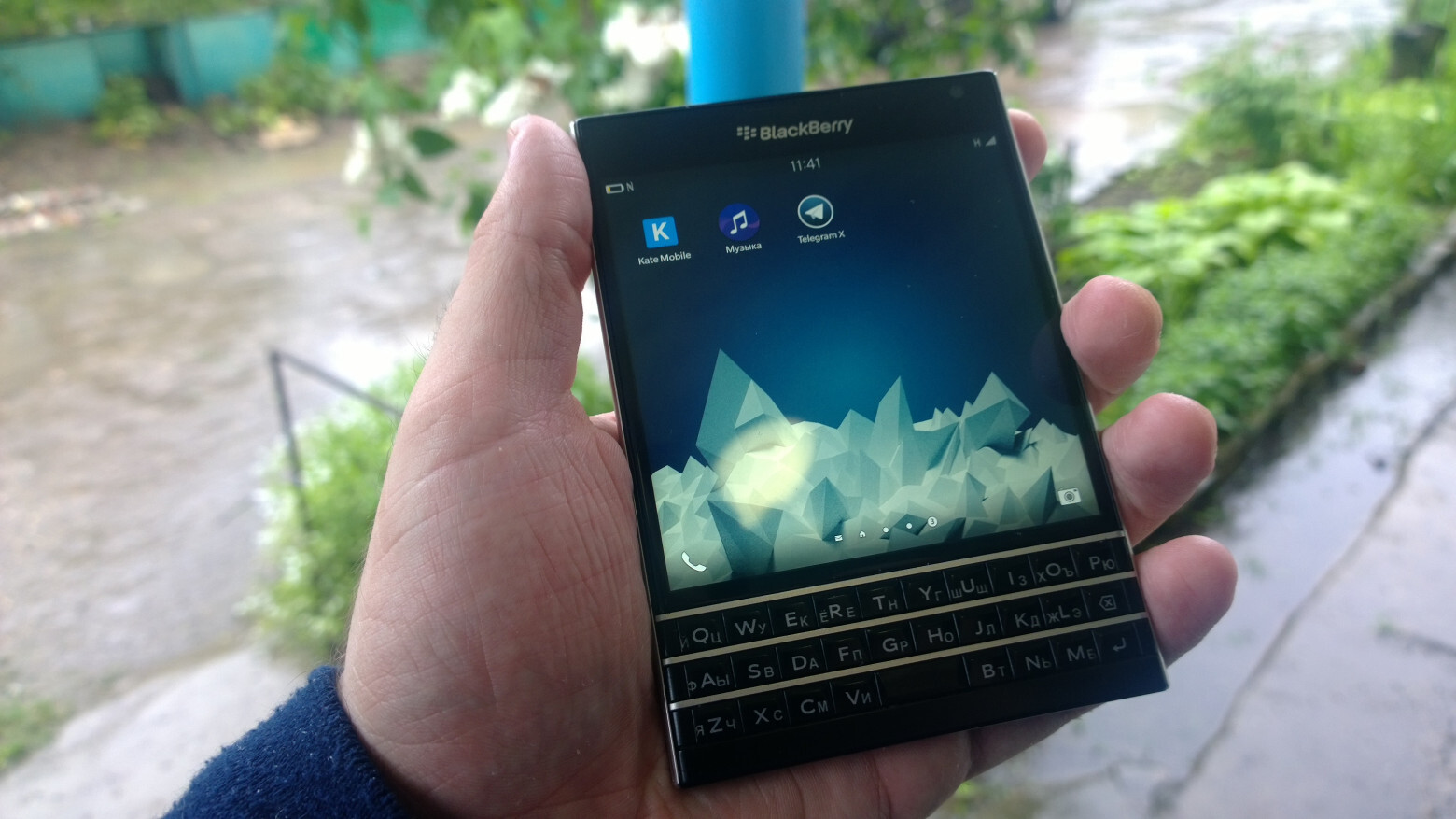 BlackBerry Passport за 2.500 рублей в 2023 — шедевральный QWERTY смартфон.  Справится ли с повседневными задачами? | Пикабу