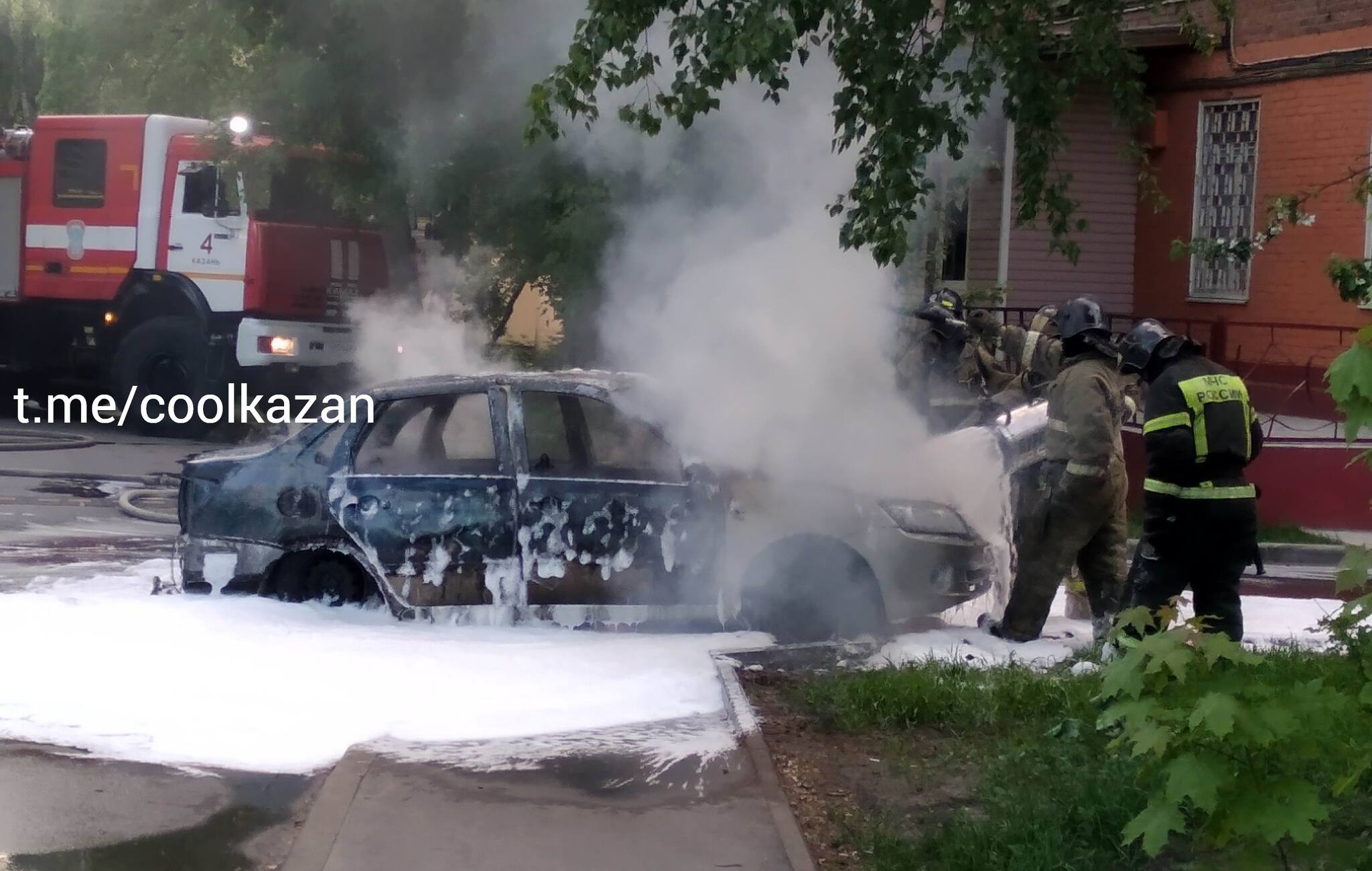 Пожар в Казани после ссоры. Машина сгорела полностью. Видео | Пикабу