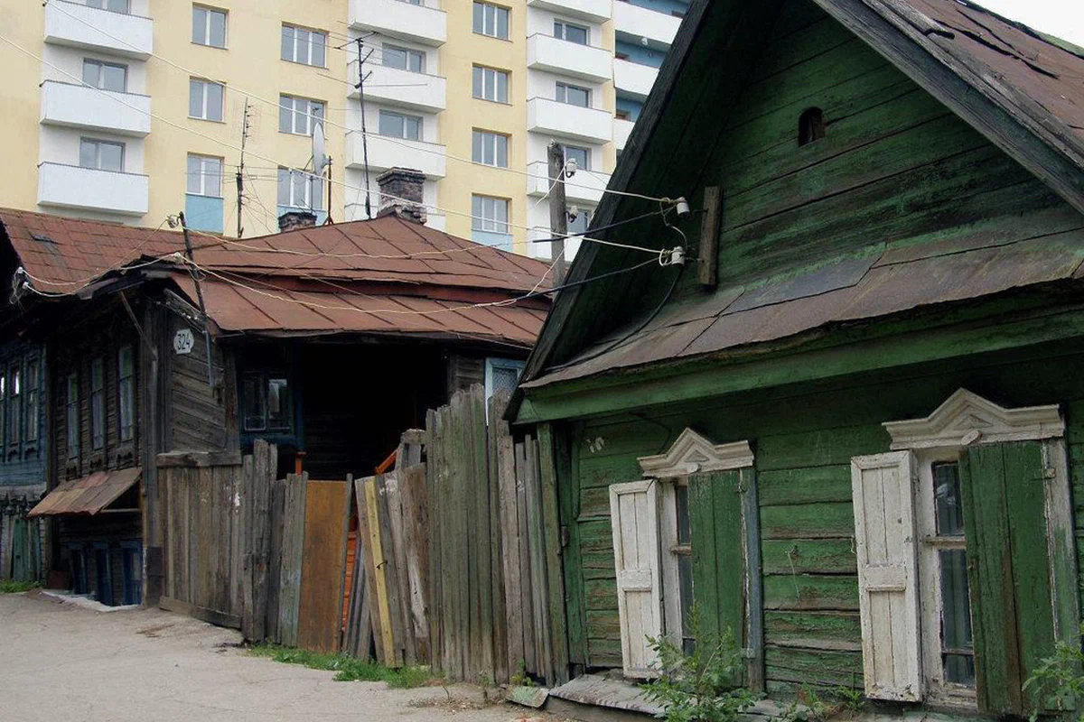 Барак расселение ветхое жилье Калуга. Мордовия Рузаевка переселение из аварийного жилья в 2022 году. Старые дома. Старые жилые дома. О чем мечтал старый дом