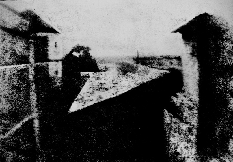 Старейшая сохранившаяся фотография вид из окна в ле гра 1826 год