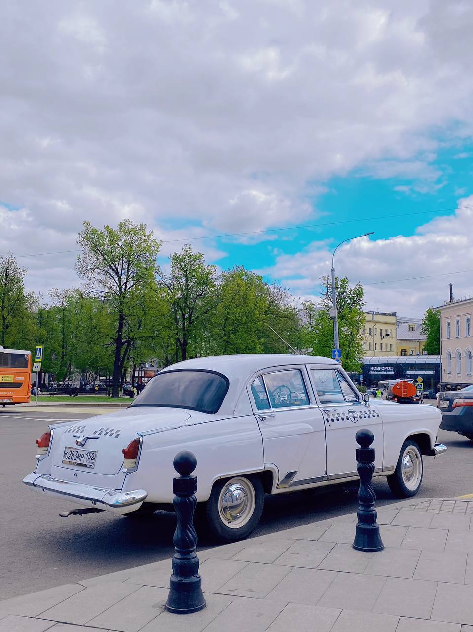 ГАЗ-21 около Кремля | Пикабу