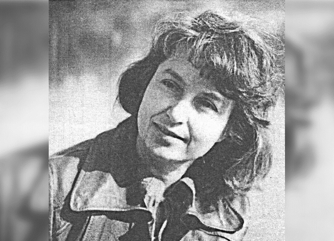 Где сейчас поэтесса, написавшая \"Лакеи вечные Европы, ее духовные рабы ...