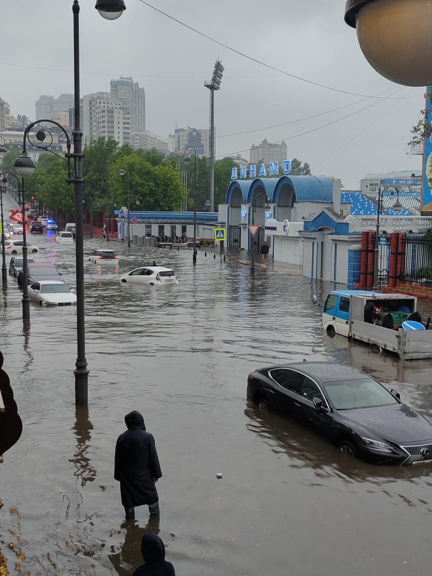 Во Владивостоке тайфун | Пикабу