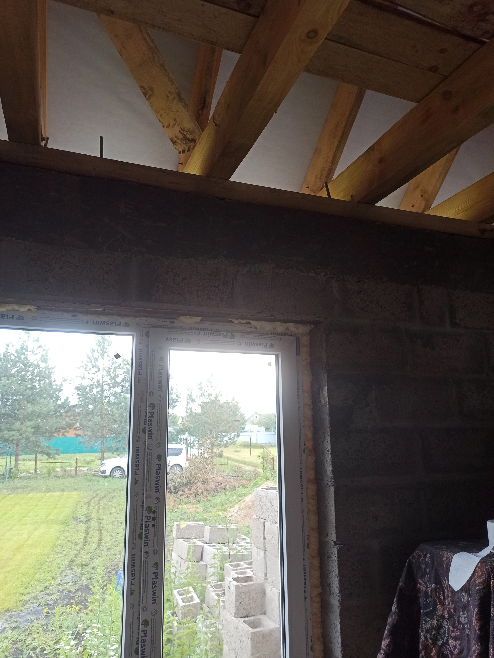 Треснула стена | Пикабу