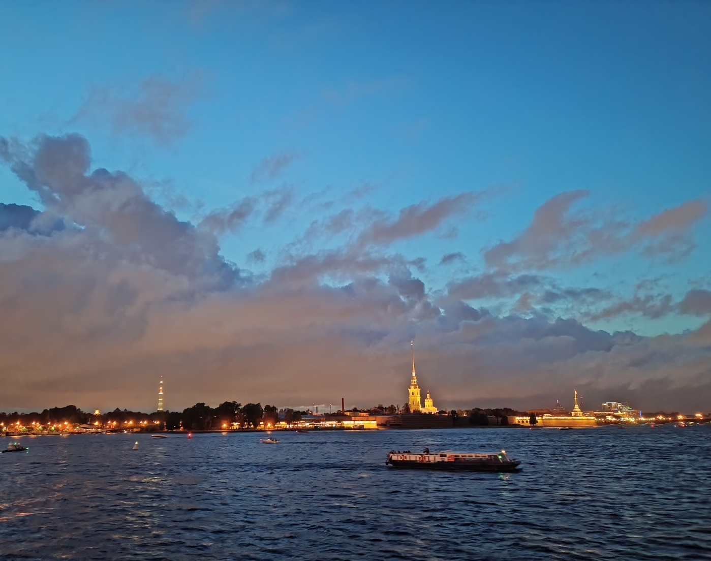 Петербург, ночь, небо... | Пикабу