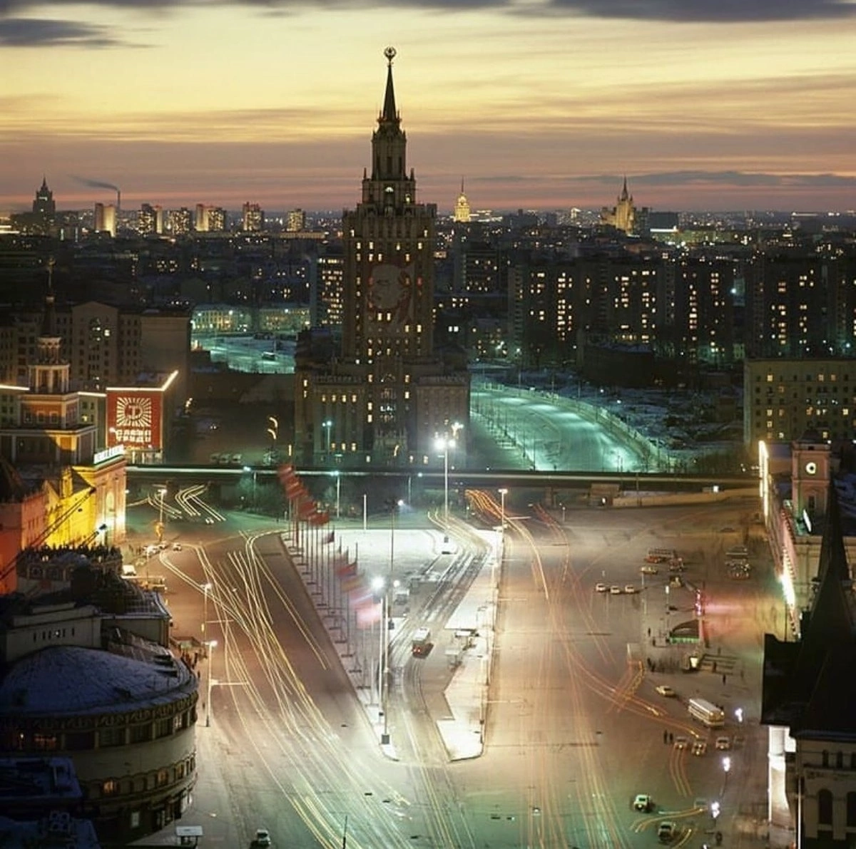 Вечерние площади. Москва 1978. Комсомольская площадь СССР. Москва 1978 год. Вечерняя Москва.