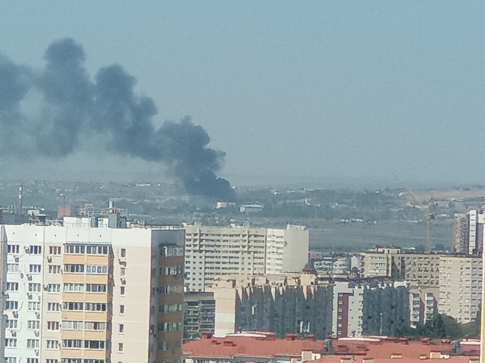 В Анапе рядом с вокзалом что то горит... | Пикабу