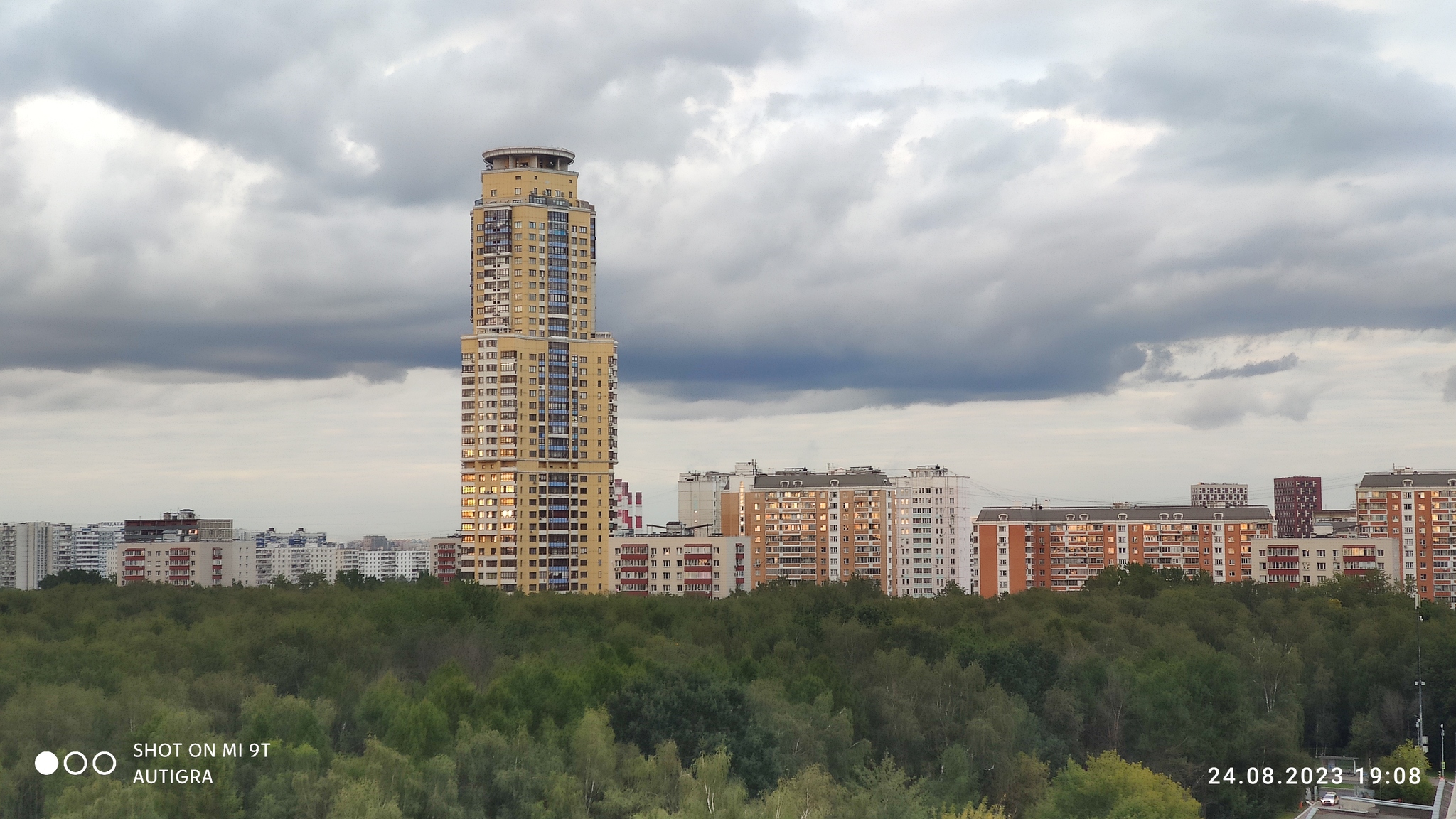 240823/Рабочие виды курьера: на север Москвы, бывший 11 автобусный парк,  Химки и так далее...9704 | Пикабу