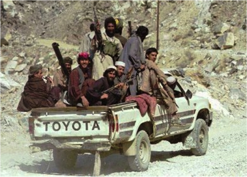 Фото авто террористов. Тойота Хайлюкс в Афганистане. Toyota Hilux талибы. Toyota Hilux 1979 с террористами. Моджахеды на Toyota.