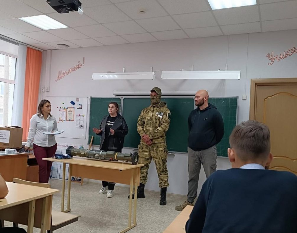 В Нижегородской области на встречу со школьниками привели «вагнеровца»  дважды осужденного за убийства | Пикабу