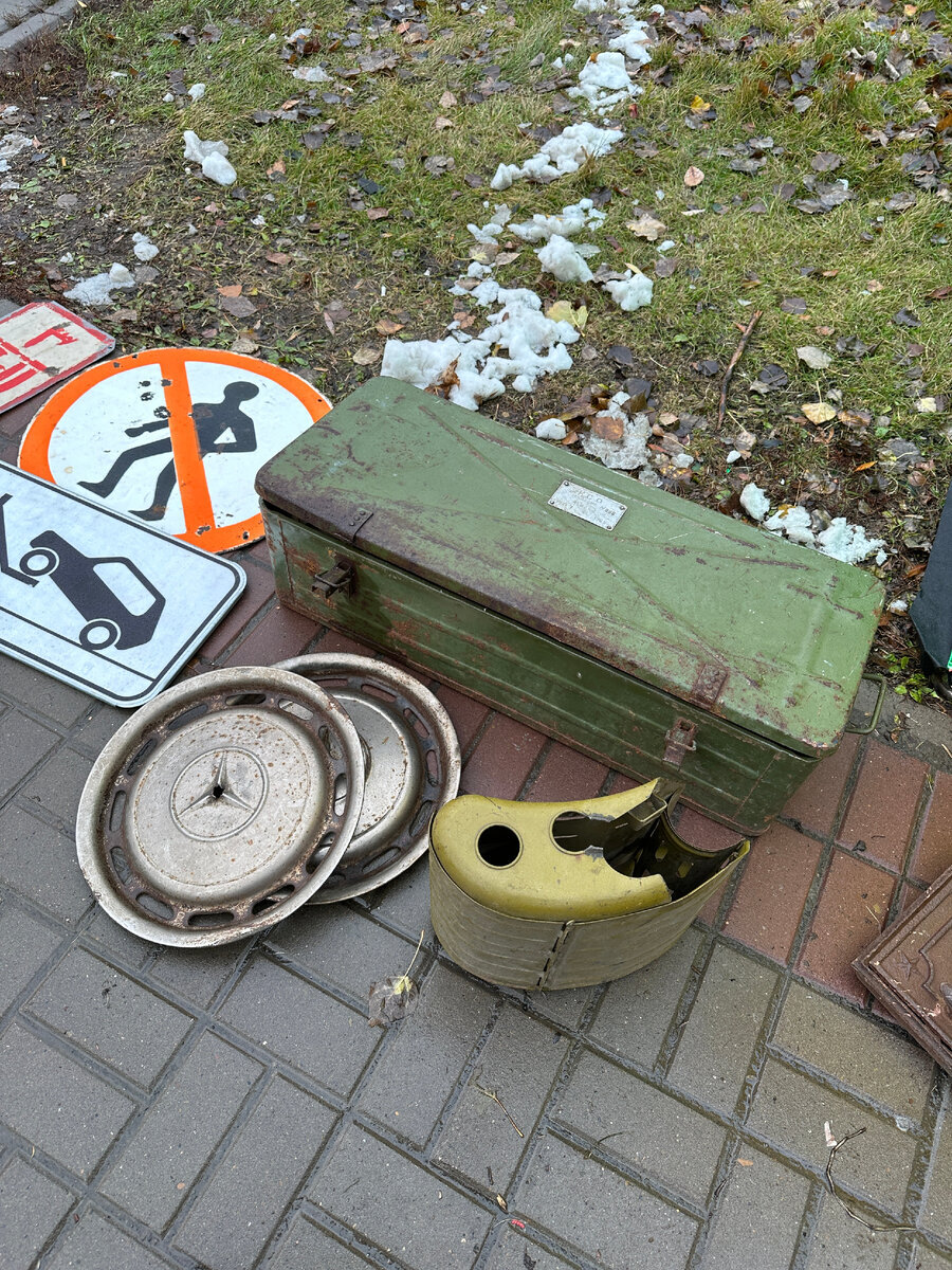 На казанской барахолке можно купить многое: от черепа медведя до дорогого  старинного самовара | Пикабу