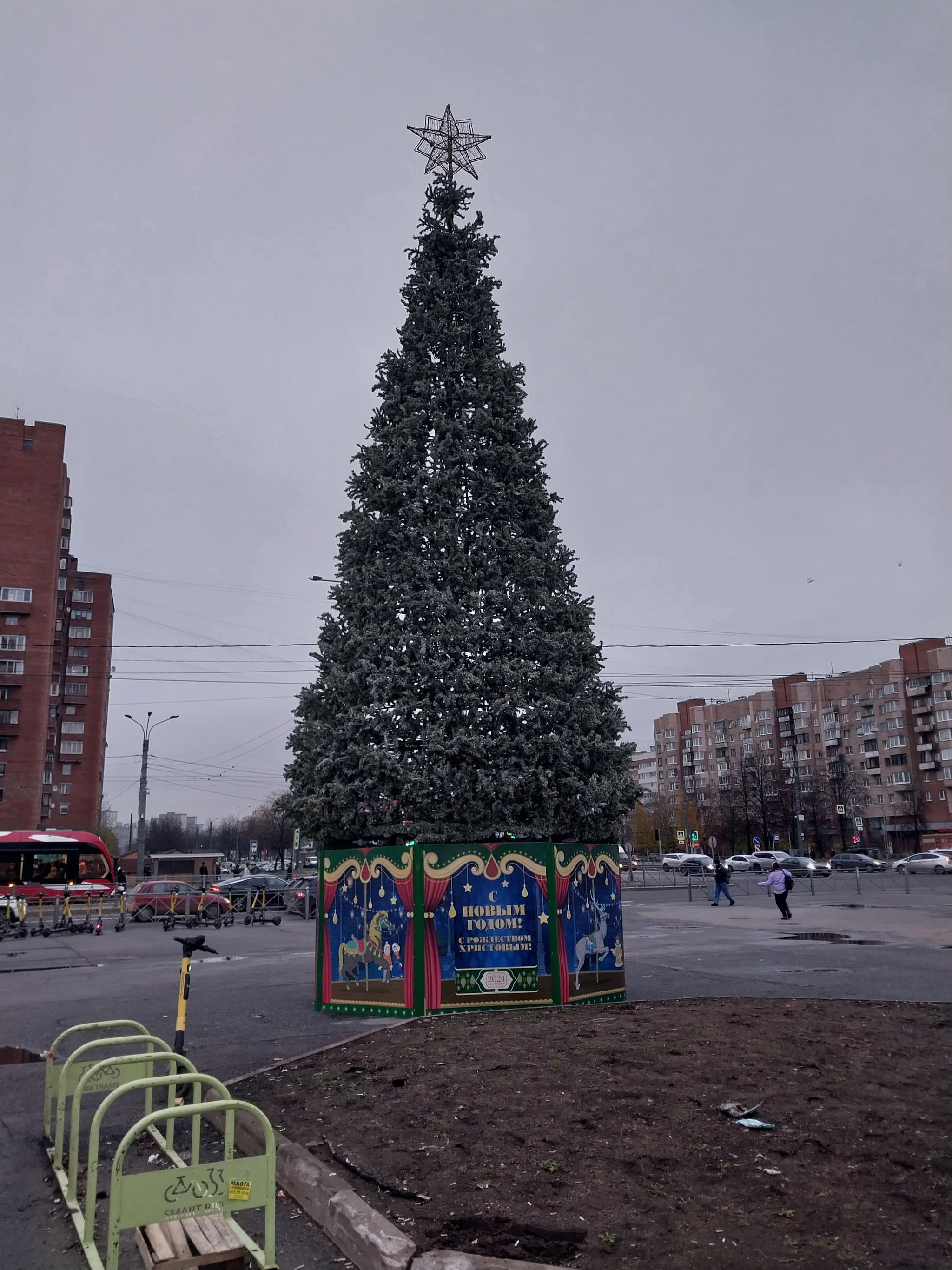 И вот она, нарядная... | Пикабу