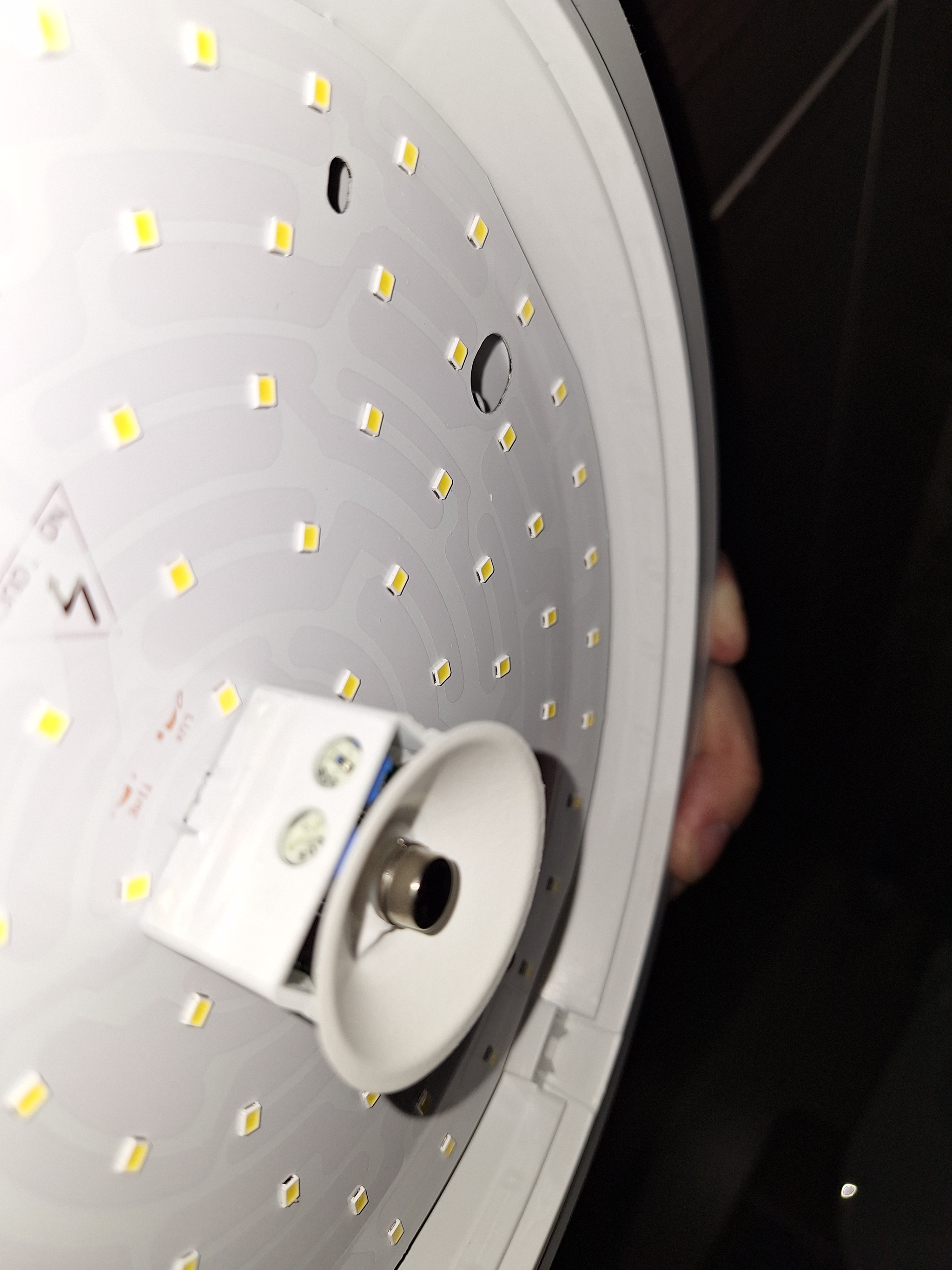 Как отключить оптико-акустический датчик на светильнике | Пикабу