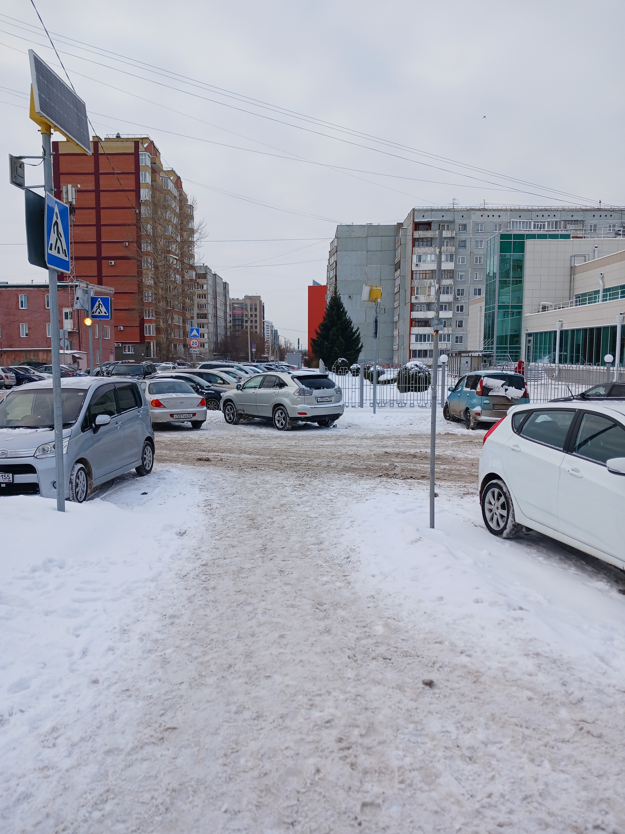 Очередной мастер парковки, страна должна знать своих зажравшися героев -3 |  Пикабу