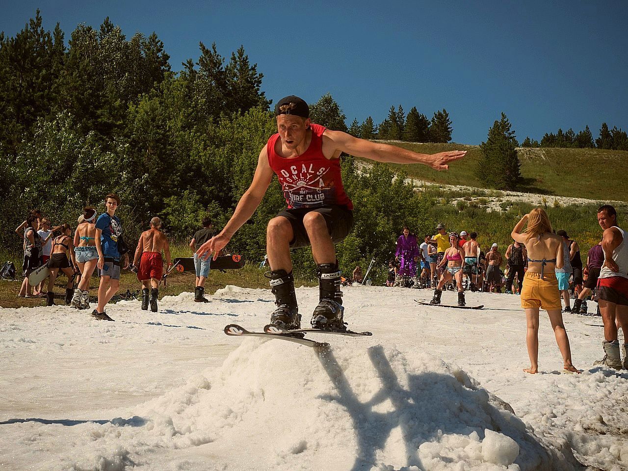 На лыжах в купальниках в +34 °C - Фестиваль 