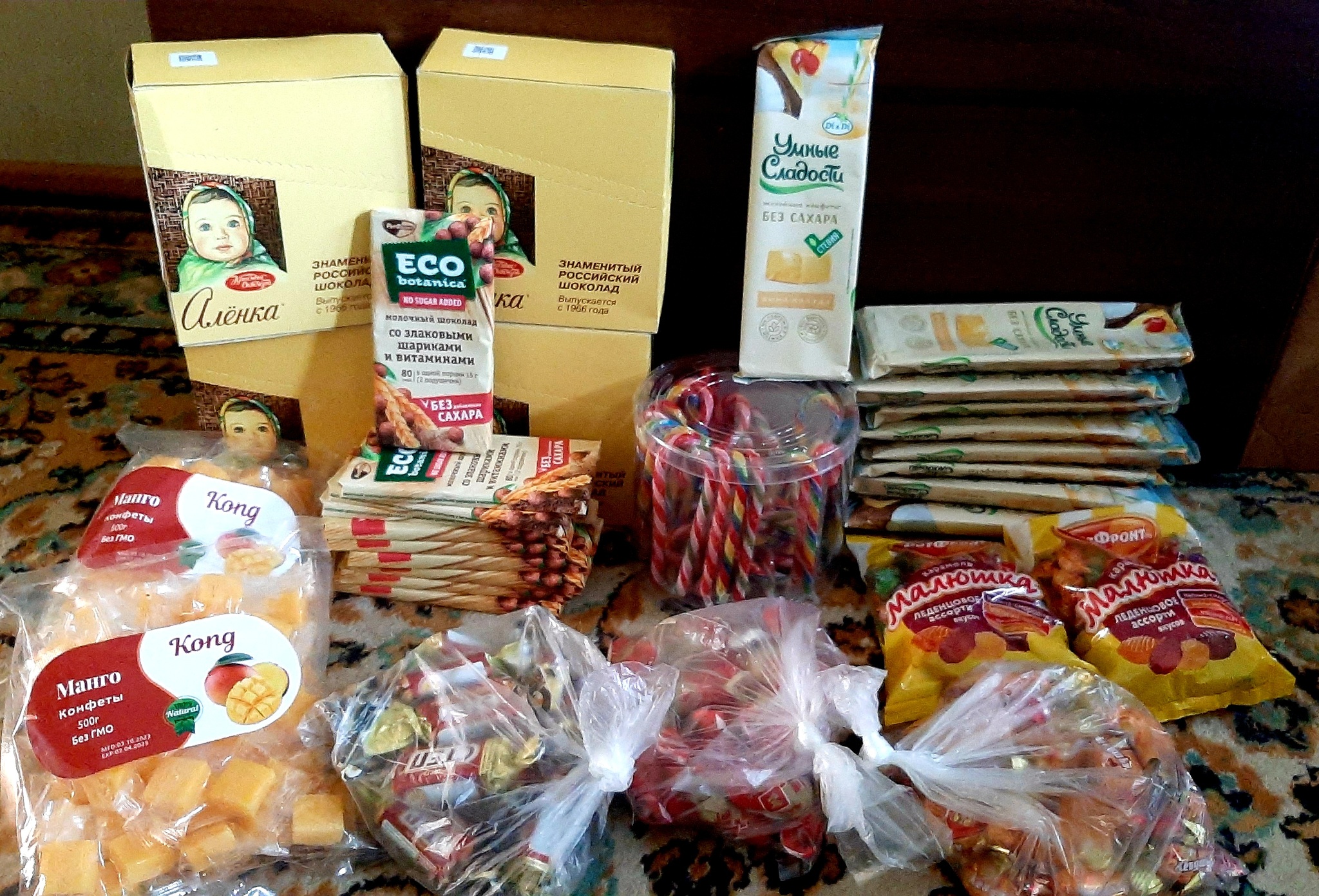 Ценный груз из Москвы для детей Луганска | Пикабу