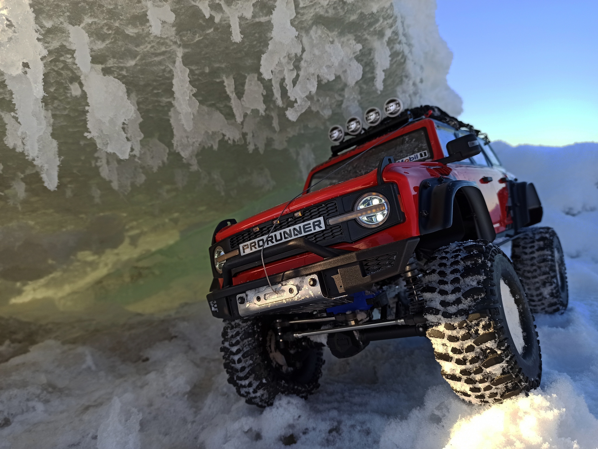 Winter Trophy Edition Ford Bronco Pro Runner 4x4 RGT RC | Пикабу