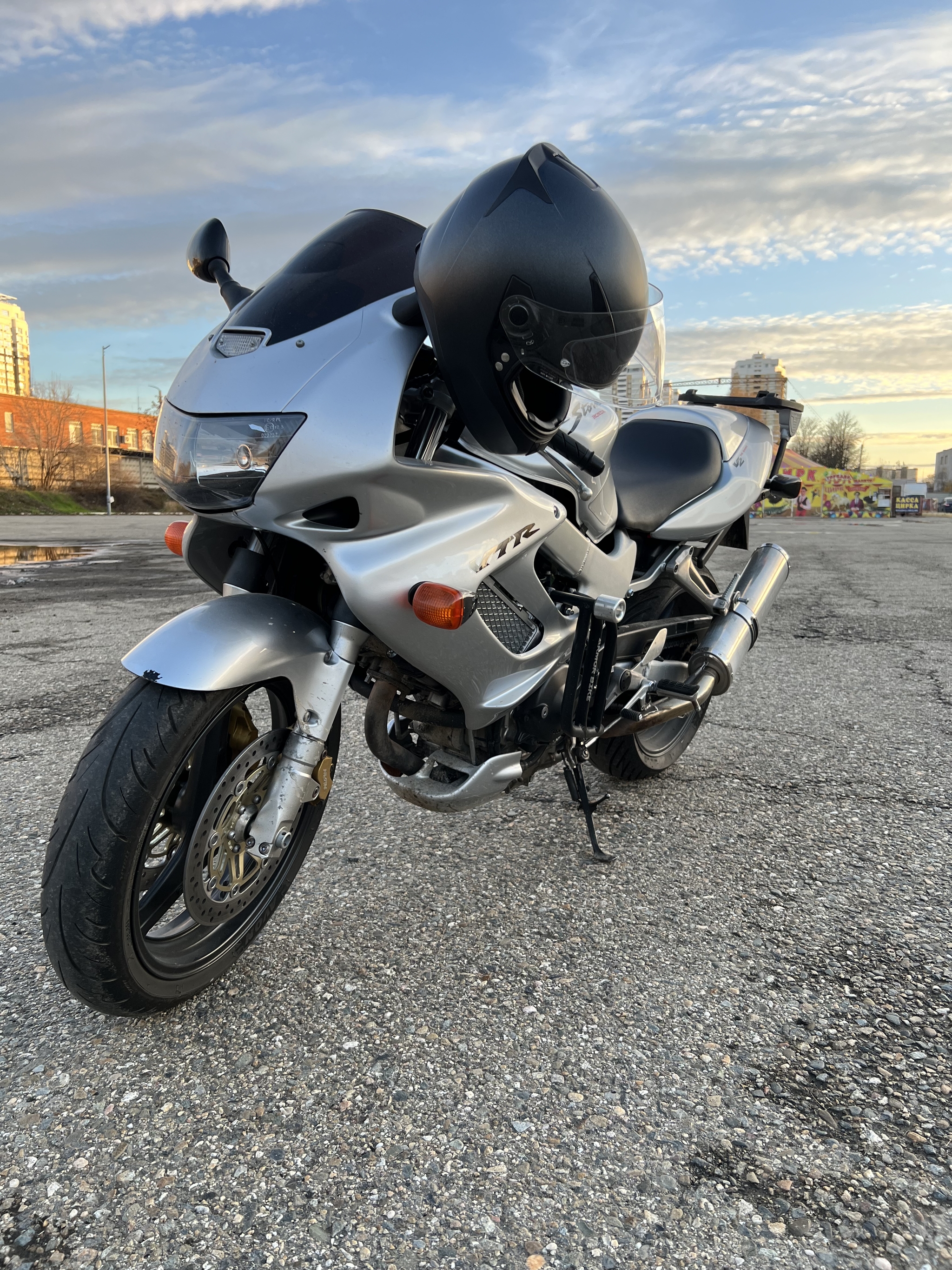 Продал Honda CB600 через 3 месяца после покупки. Купил VTR 1000 | Пикабу