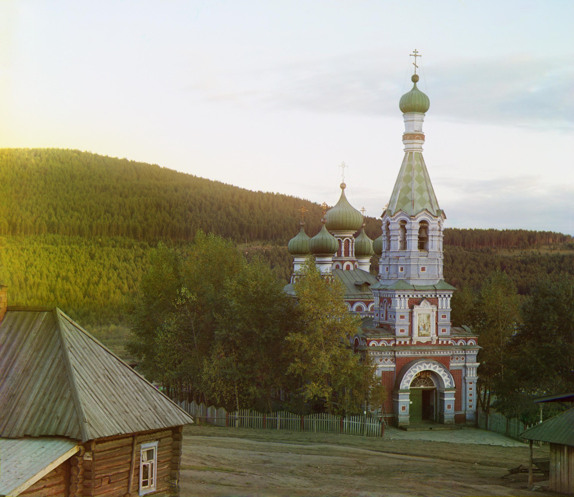 Церковь в поселке Ветлуга. 1910 год. Фотограф С.М. Прокудин-Горский | Пикабу