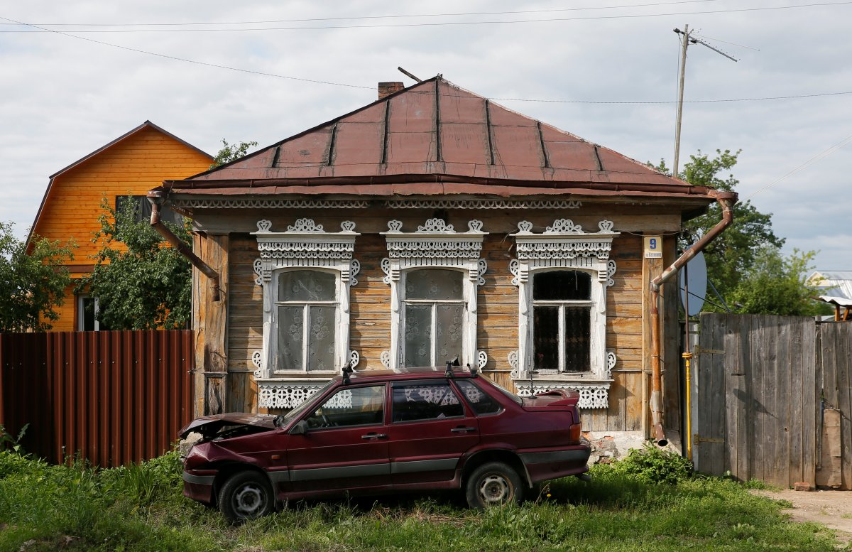 Памятники русского зодчества — разруха, спутниковые тарелки и пластиковые  окна | Пикабу