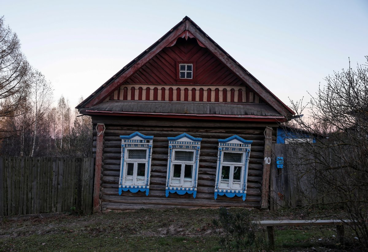 Памятники русского зодчества — разруха, спутниковые тарелки и пластиковые  окна | Пикабу