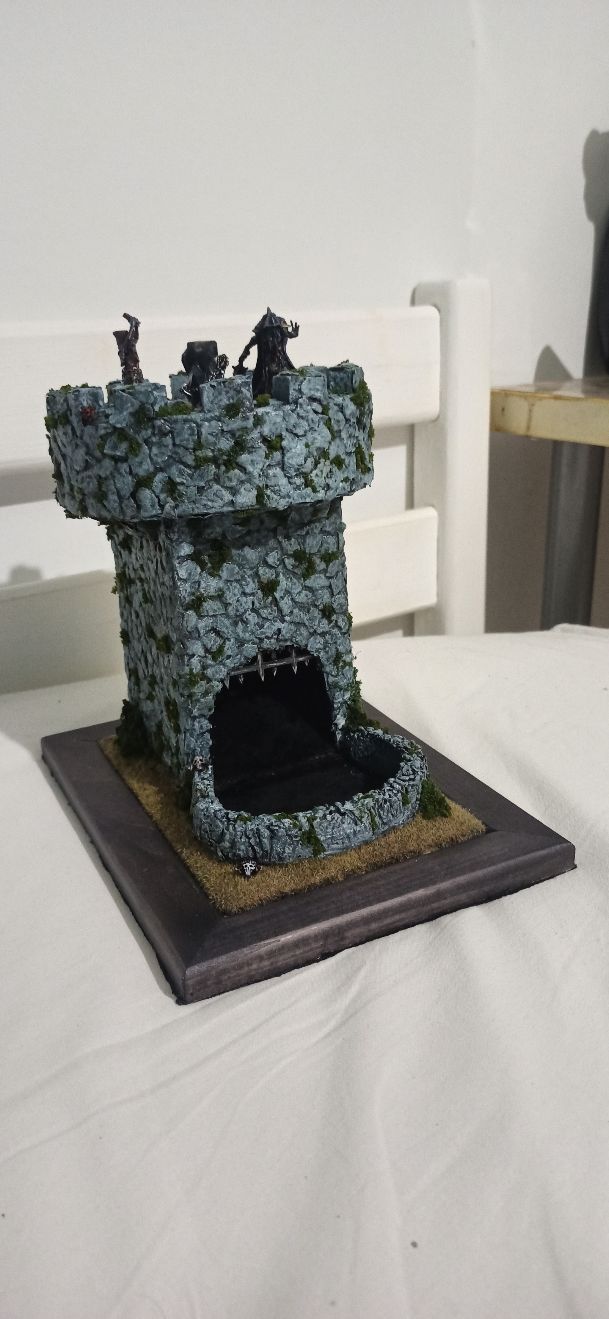 Dice tower 