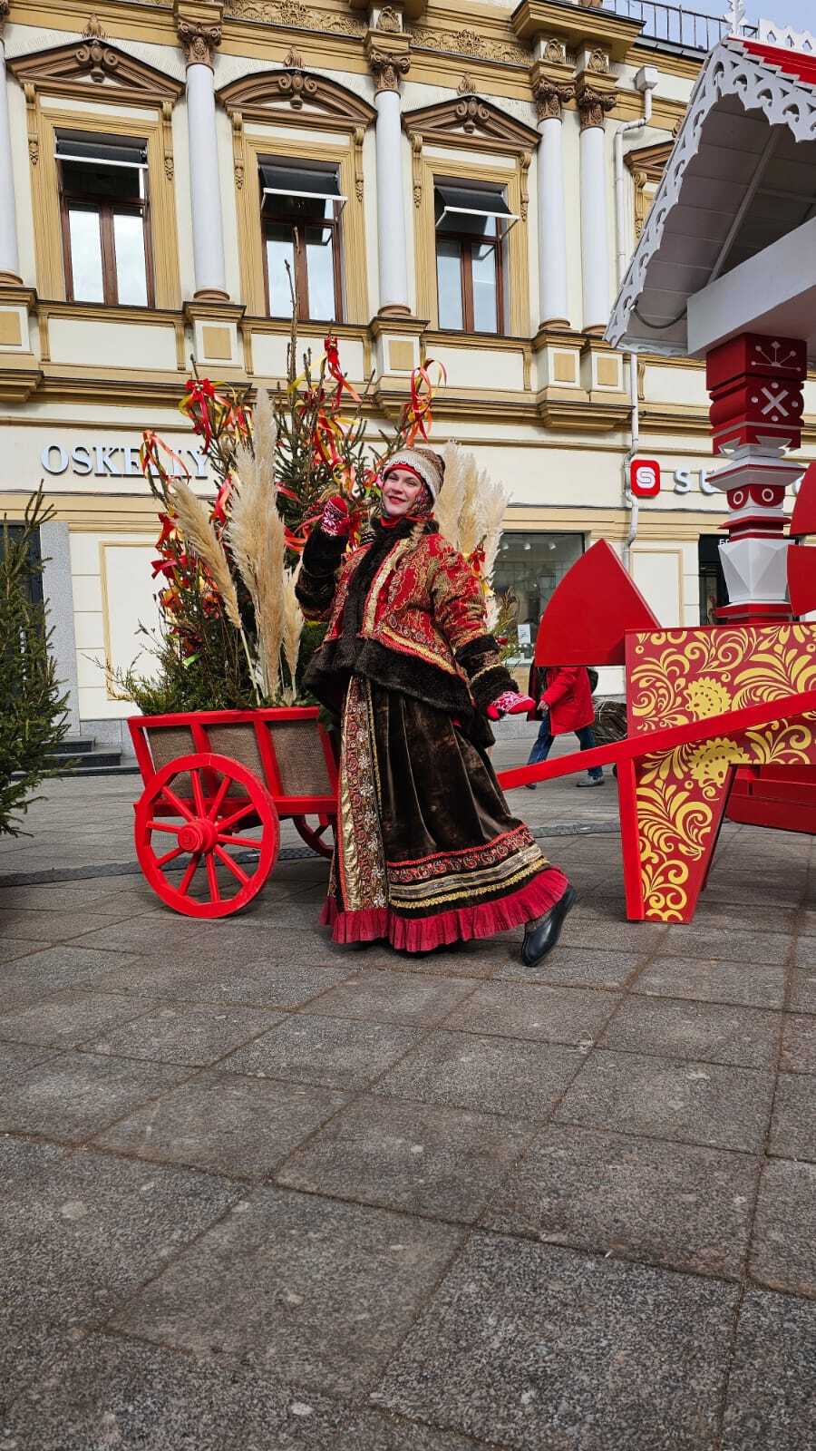 Масленичные гулянья: Персонажи с площадки Кузнецкий мост... За ЦУМом...2024  | Пикабу