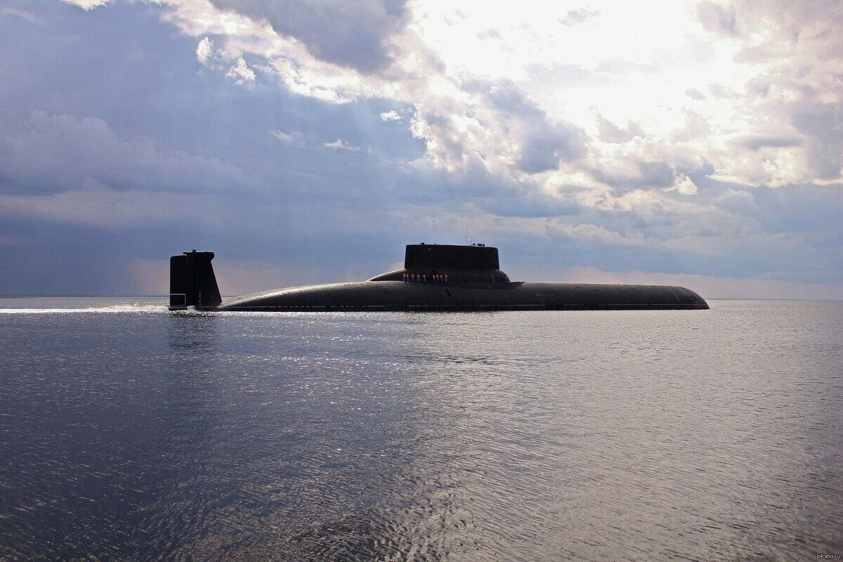 С чем сопоставим размер самой большой подводной лодки в мире - 