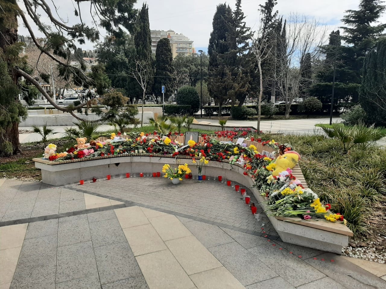 Маленький мемориал в маленьком городе. Крым, г. Ялта | Пикабу