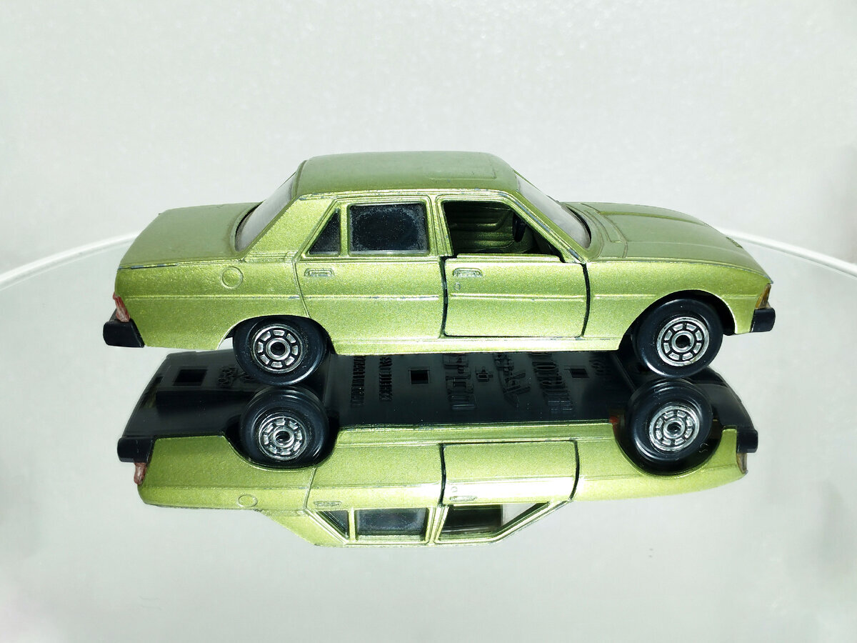 Модель автомобиля Peugeot 604 из серии Jet-Car de Norev в масштабе 1:43 (с  приветом из 80-х) | Пикабу