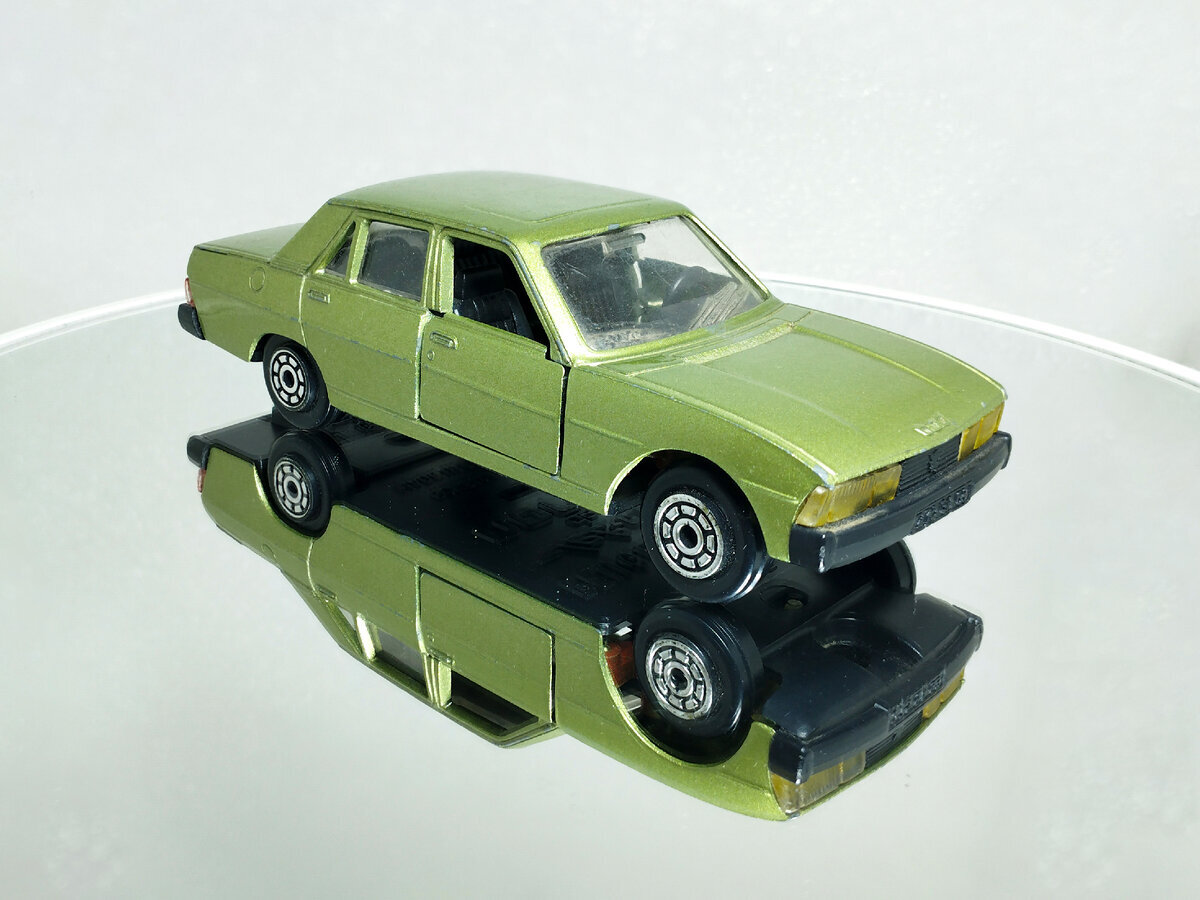 Модель автомобиля Peugeot 604 из серии Jet-Car de Norev в масштабе 1:43 (с  приветом из 80-х) | Пикабу