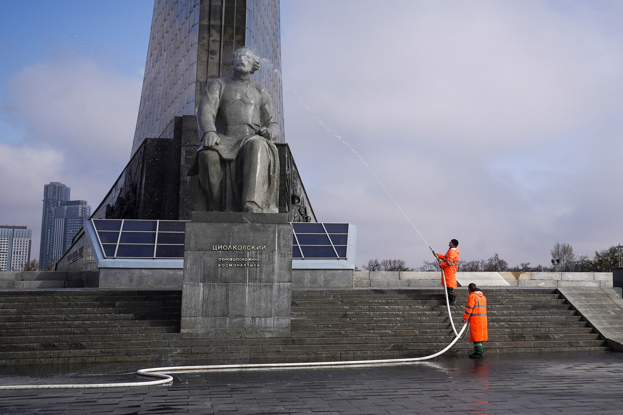 Москву помыли с шампунем. Пора и тебе помыться) | Пикабу