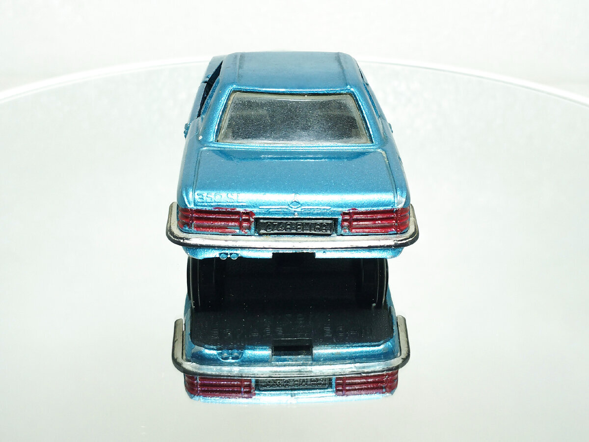 Модель автомобиля Mercedes-Benz 350 SL из серии Jet-Car de Norev в масштабе  1:43 | Пикабу