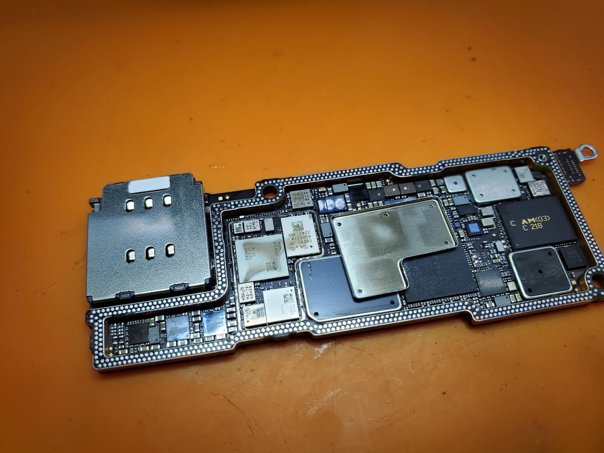 Сигнал потерян. IPhone 14 Pro Max | Пикабу