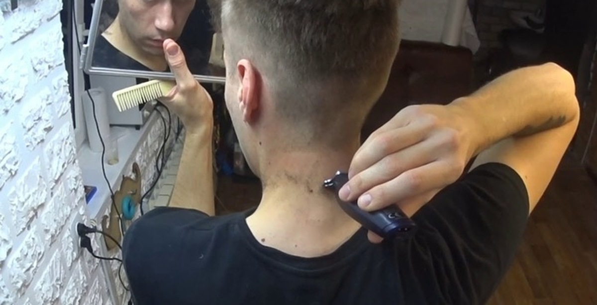 Как подстричь себя сзади мужчине