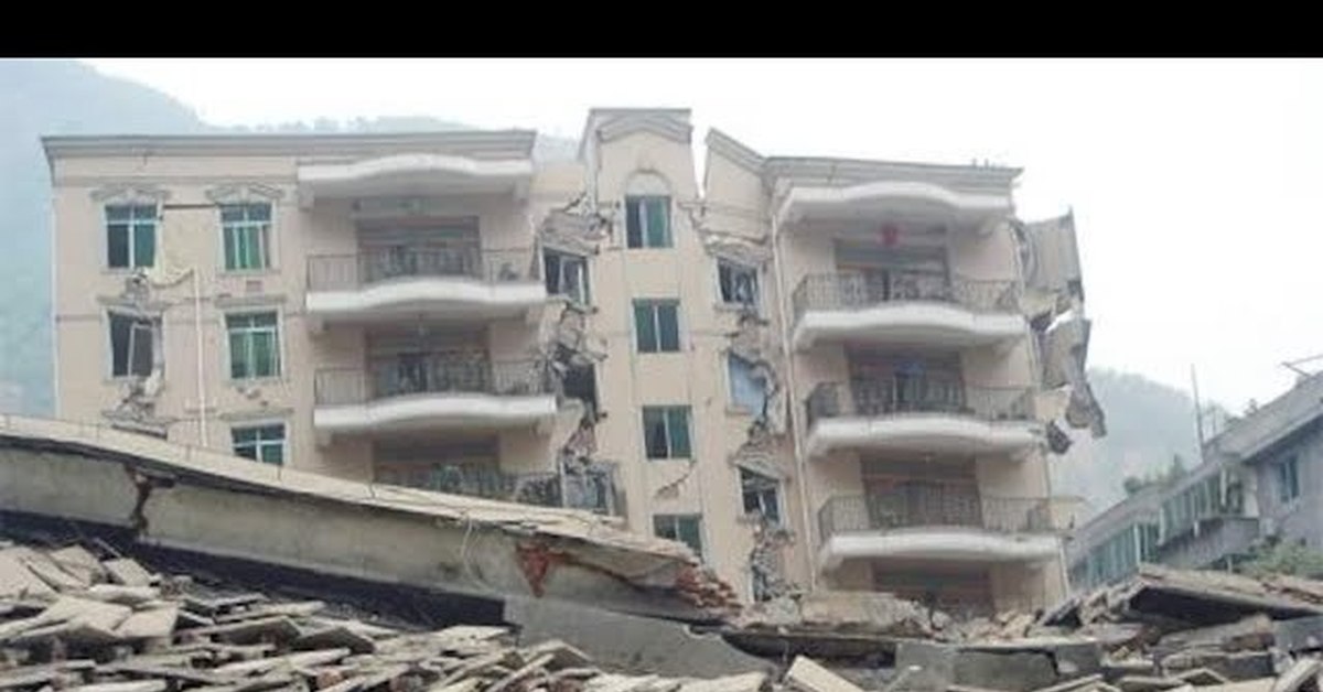 Землетрясение в здании. В ходе землетрясения здание в котором. В ходе землетрясения здание в котором. Разрушенные здания в египте. Крайстчерч после землетрясения.