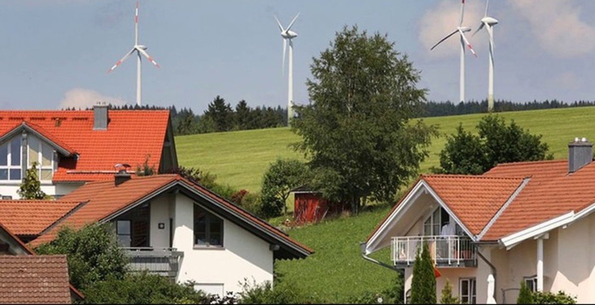 Энергетика германии. Ветровая энергия в Германии. Ветряные электростанции. Ветряки в Германии. Ветряки рядом с домом.
