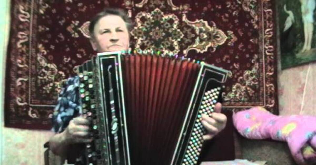 Игра на аккордеоне. Игра на баяне. Игра на баяне. Девушка с баяном. Играй баян слушать.