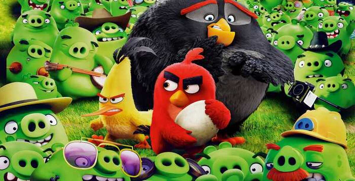 Энгри бердз против. Энгри Бердс сердитые птички Карусель. Angry Birds заставка.