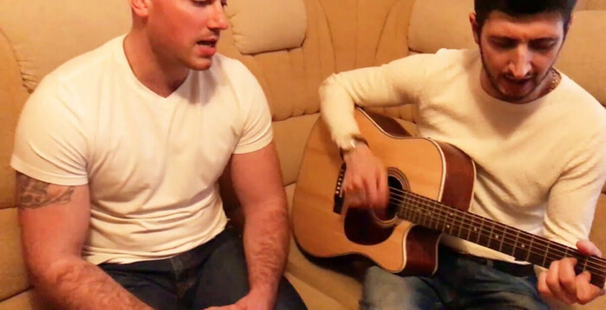 За что мы пьем под гитару. За что мы пьем под гитару. За что мы пьем. Песня за что мы пьём армейские. За что мы пьём армейские.