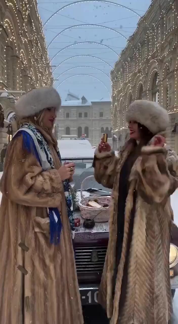 Русские девушки в Новый год 2024