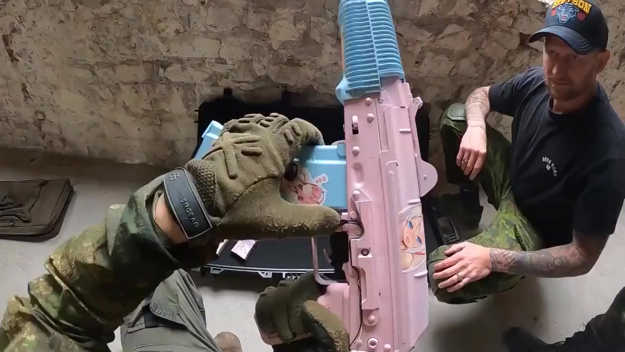 Страйкбольный АКС-74У для любителей аниме